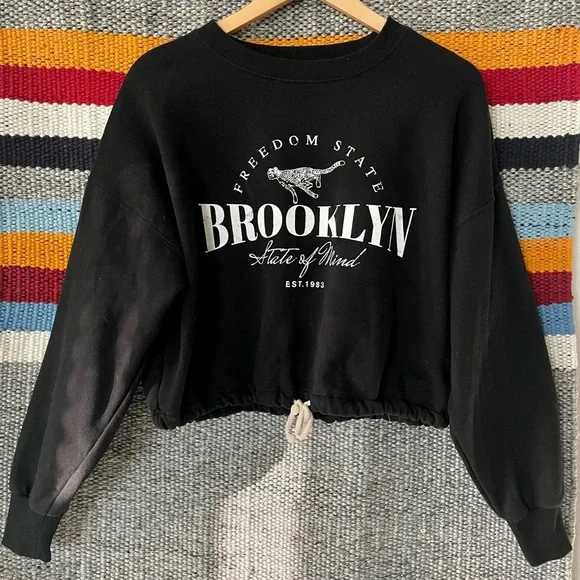 Forever 21 “Brooklyn State of Mind” Crop Top Sweater. - Picture 3 of 15